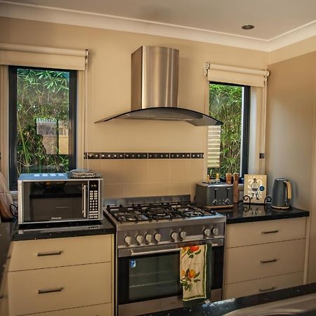 Ferienwohnung Beach Escape Magnesium Pool Dog Happy Gc Airport Gold Coast Exterior foto
