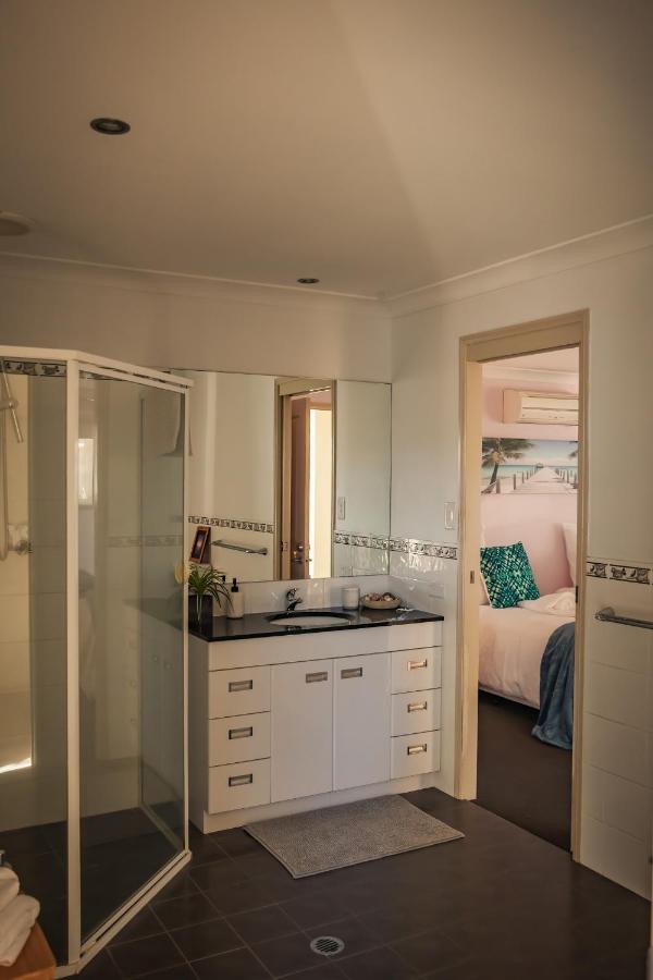 Ferienwohnung Beach Escape Magnesium Pool Dog Happy Gc Airport Gold Coast Exterior foto